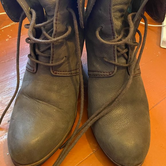 TESORI Oxford Wedge Ankle Bootie 8.5 - Picture 1 of 5